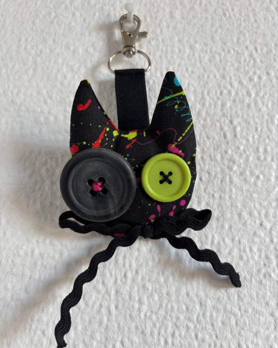 Alternative Handmade Keyring - Cat 2 by Lunaticpin