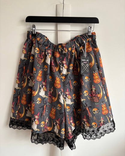 Effie Shorts - size L