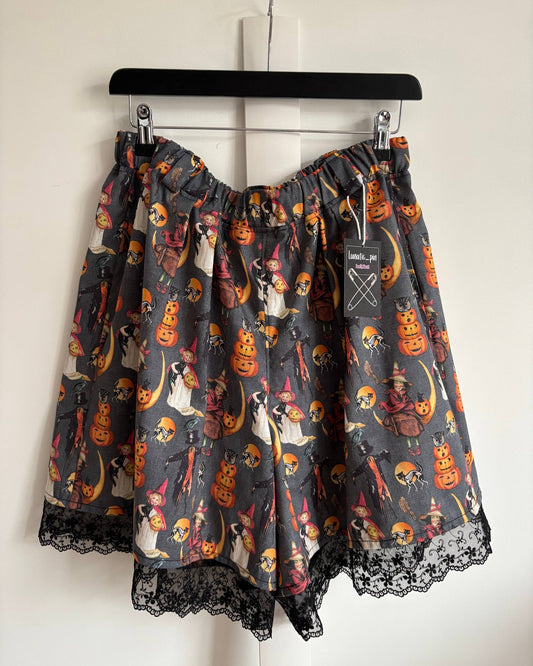 Effie Shorts - size L