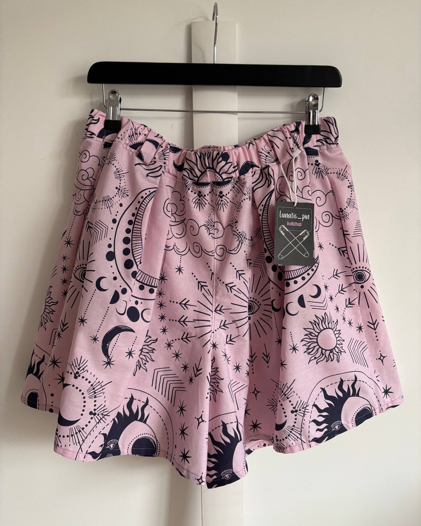 Effie Shorts - size L