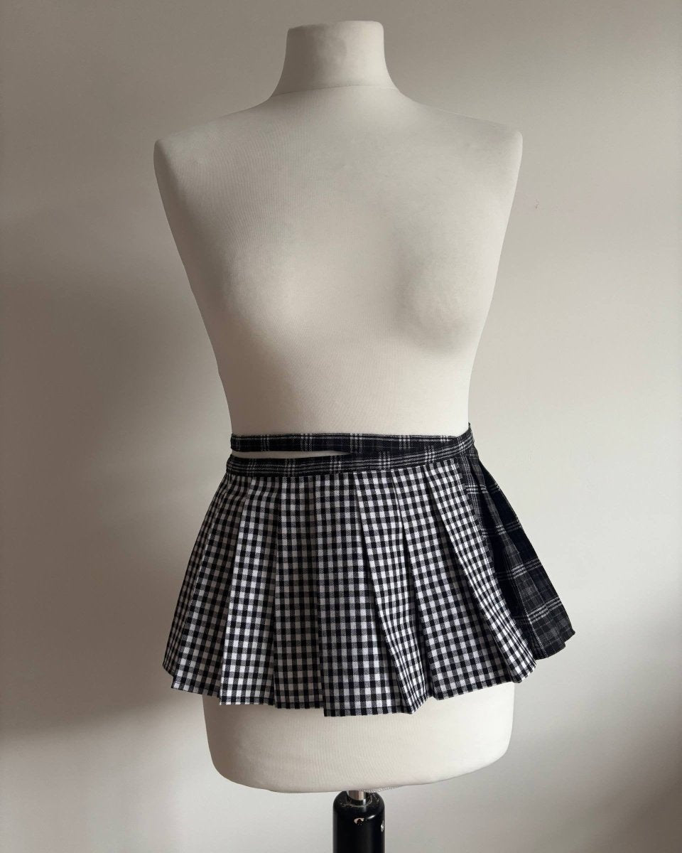 Alternative Handmade Mini Skirt Belt by Lunaticpin
