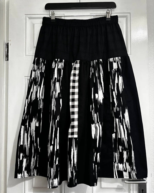 Alternative Handmade New Skirt - B&W - Size M by Lunaticpin